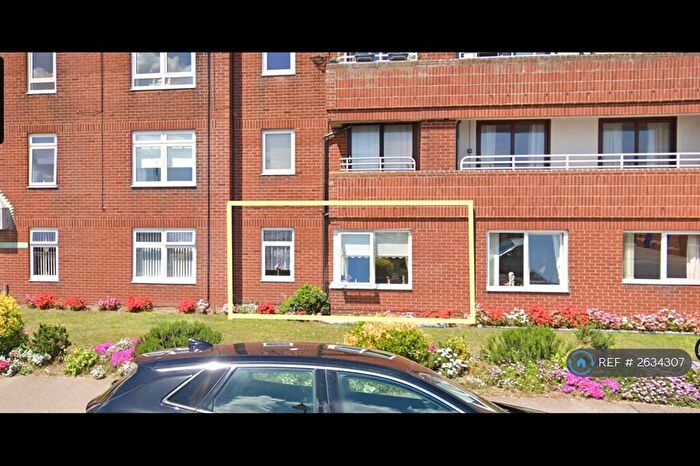 2 Bedroom Flat To Rent In Landguard Court, Felixstowe, IP11