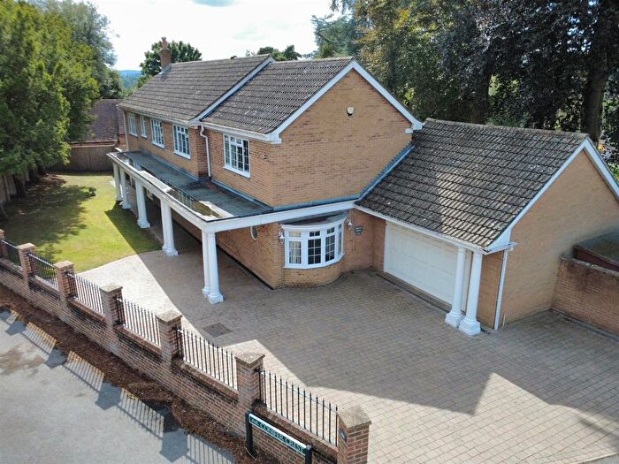 5 Bedroom Detached House For Sale In Andover Road, Newbury, RG14