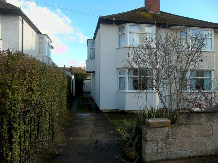3 Bedroom Semi-Detached House To Rent In Hendred Street *Student* Double Bedrooms, OX4