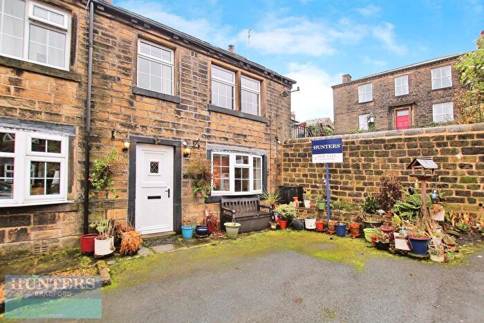 2 Bedroom Cottage To Rent In Cranford Place, Wilsden, Bradford, BD15