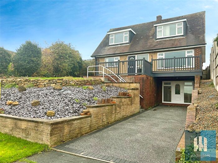 4 Bedroom Detached House For Sale In Field Lane, Upton, Pontefract, West Yorkshire, WF9