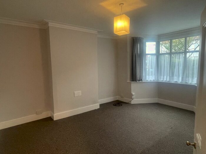 1 Bedroom Property To Rent In St. Marys Road, London, NW11