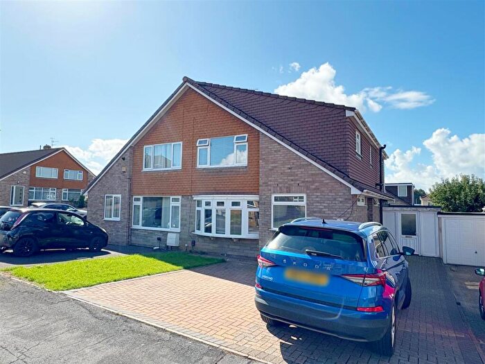 4 Bedroom Semi-Detached House For Sale In Appledore Close, Bristol, BS14