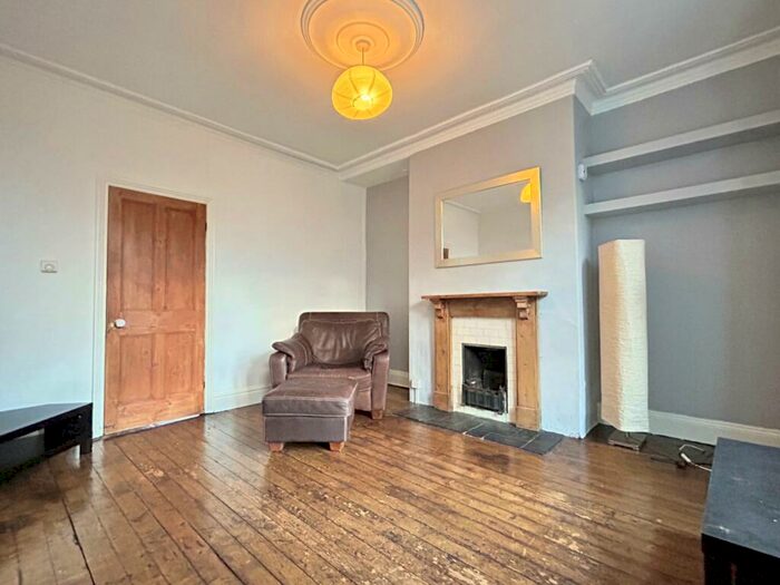 2 Bedroom Terraced House To Rent In Heddon Place, Headingley, Leeds, LS6