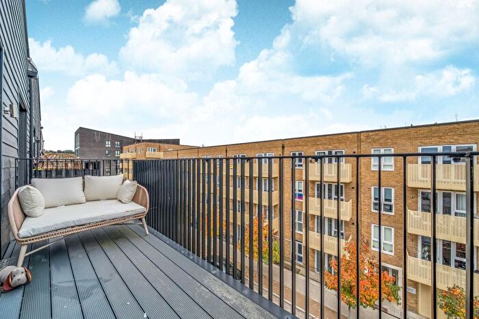 2 Bedroom Apartment For Sale In Rochester Riverside, Corys Road, Rochester, Kent., ME1