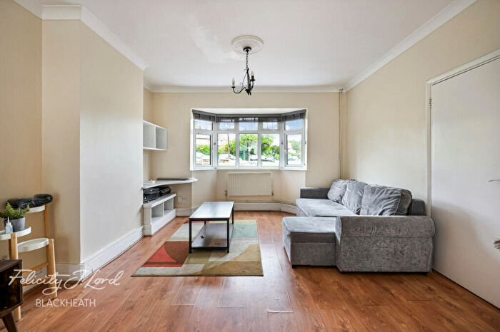 3 Bedroom Semi Detached House For Sale In High Grove, Plumstead, SE18