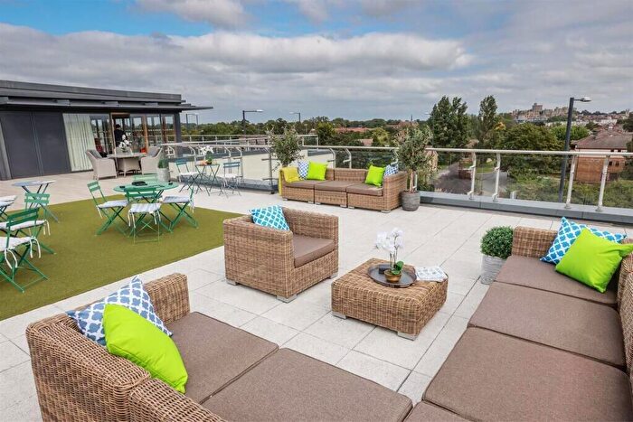 2 Bedroom Flat To Rent In Castle View Retirement Village, Helston Lane, SL4