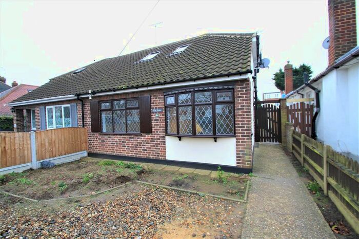 4 Bedroom Chalet To Rent In Hobleythick Lane, Westcliff-On-Sea, SS0