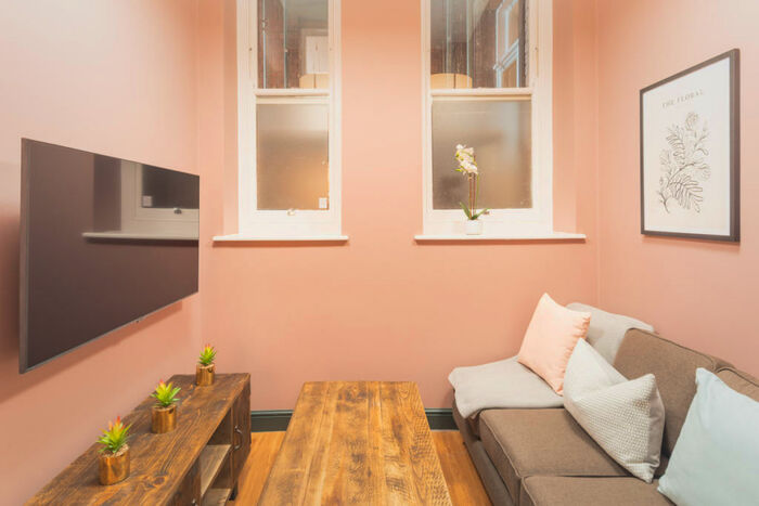 4 Bedroom Block Of Apartments To Rent In Flat V Bishop Blackall School, Exeter, EX4