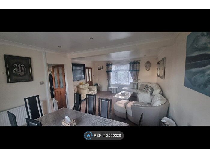 6 Bedroom Semi-Detached House To Rent In Northdrift Way, Luton, LU1