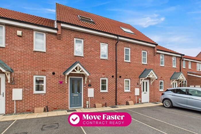 3 Bedroom Terraced House For Sale In Bounty Drive, Kingswood, Hull, HU7