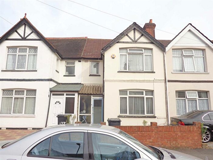 3 Bedroom Terraced House To Rent In Northcote Avenue, Southall, UB1