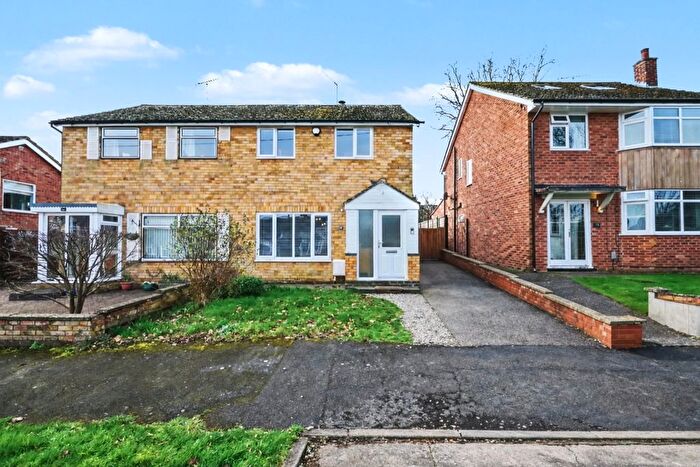 3 Bedroom Semi Detached House For Sale In Tennyson Avenue, Rugby, CV22