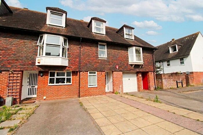 3 Bedroom Terraced House For Sale In Friars Orchard, Salisbury, SP1