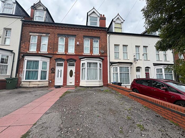 3 Bedroom House To Rent In Cape Hill, Smethwick, B66