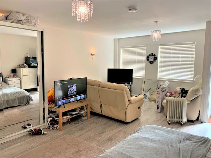 Apartment To Rent In Wick Street, Wick, Littlehampton, BN17