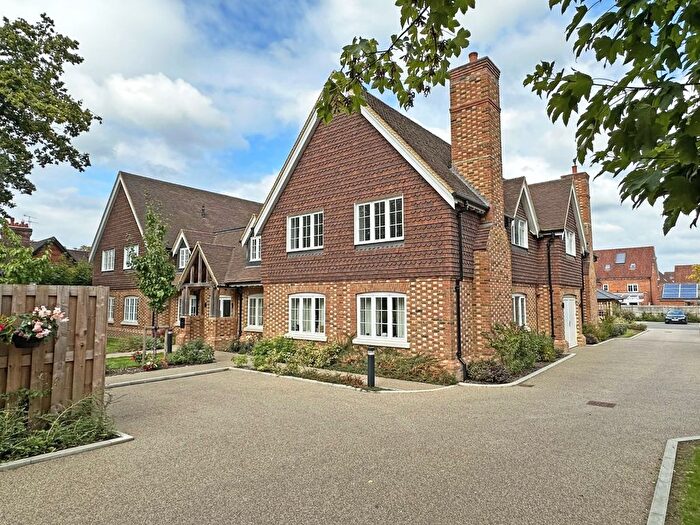 2 Bedroom Flat To Rent In Ladbroke Road, Horley, RH6