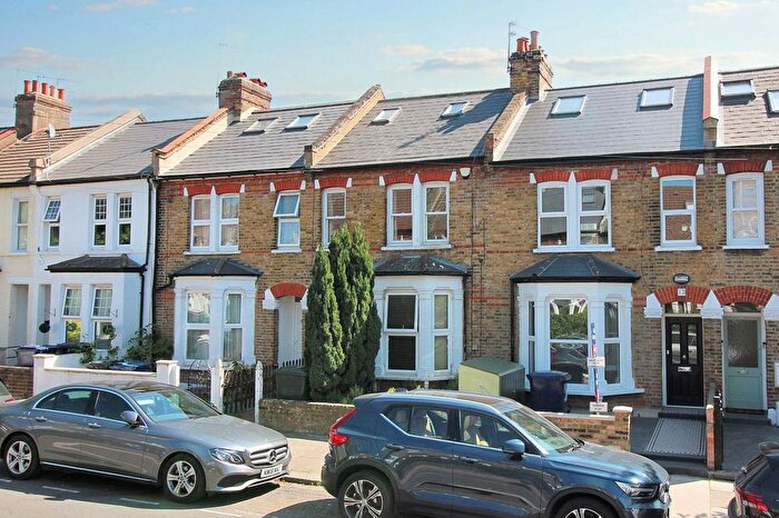 2 Bedroom Flat To Rent In Connaught Road, West Ealing, W13