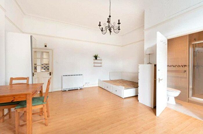 Studio To Rent In Dartmouth Rd, London, NW2