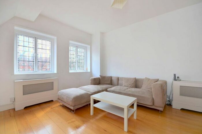 2 Bedroom Flat To Rent In Collingham Gardens, South Kensington, London, SW5