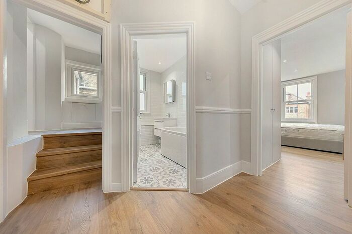 2 Bedroom Flat To Rent In Enmore Road, London, SW15