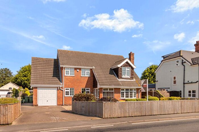 4 Bedroom Detached House For Sale In Station Road, Habrough, N.E.Lincolnshire, DN40