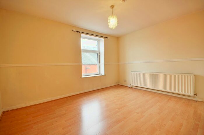 1 Bedroom Flat To Rent In Bed Flat - George Street, Rishton, Blackburn, BB1