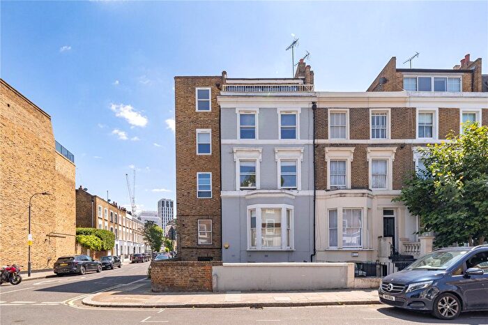 2 Bedroom Flat For Sale In Moore Park Road, Fulham, London, SW6