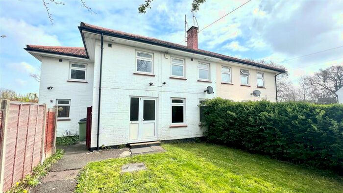 5 Bedroom Semi-Detached House To Rent In Fairlawn Green, Reading, Berkshire, RG2