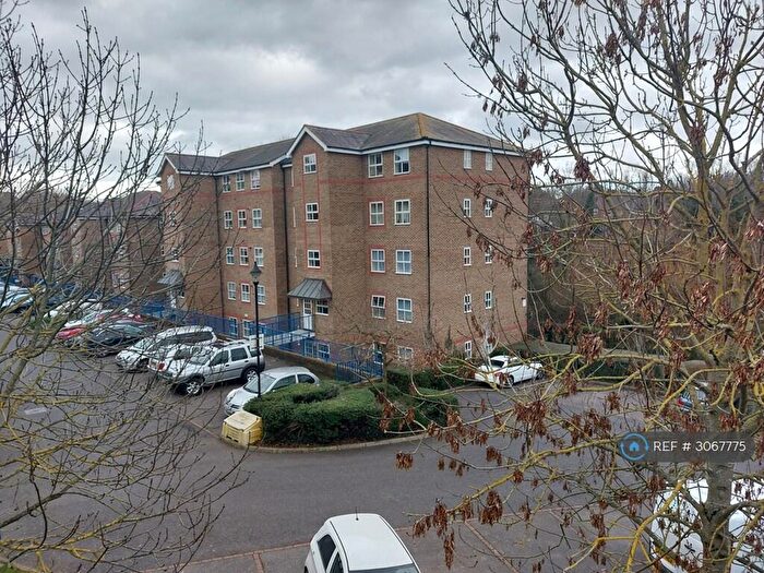 2 Bedroom Flat To Rent In River Bank Close, Maidstone, ME15