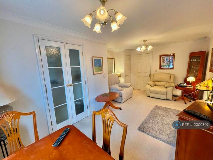 1 Bedroom Flat To Rent In Hermitage Court, Plymouth, PL4