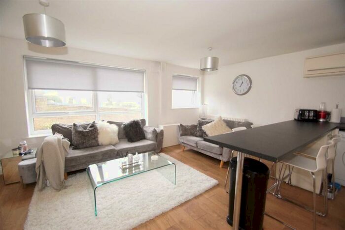 2 Bedroom Flat To Rent In Wensleydale Court, Stainbeck Lane, Leeds, LS7