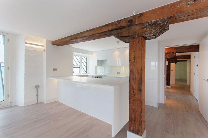 2 Bedroom Flat To Rent In Rotherhithe Street, Surrey Quays, SE16