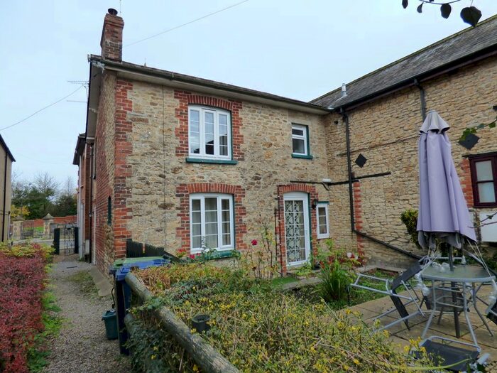 3 Bedroom Cottage To Rent In High Street, Gillingham, SP8