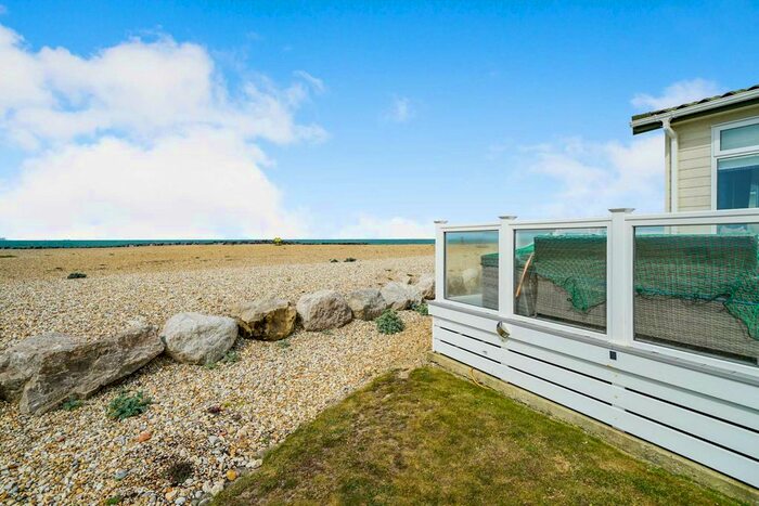 2 Bedroom Park Home For Sale In Warners Lane, Selsey, PO20