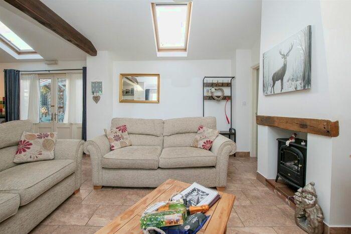 1 Bedroom Cottage For Sale In Grub Street, Happisburgh, Norwich, NR12