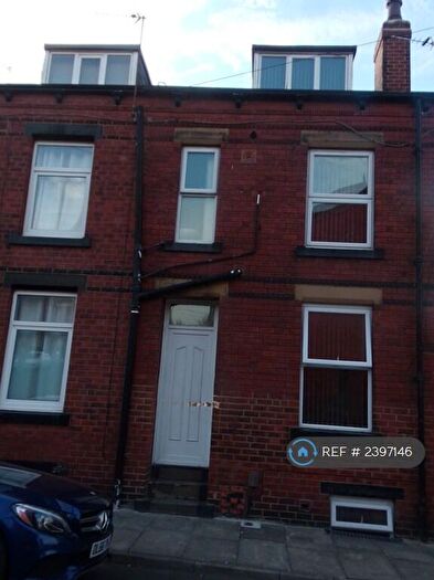 2 Bedroom End Of Terrace House To Rent In Kepler Terrace, Leeds, LS8