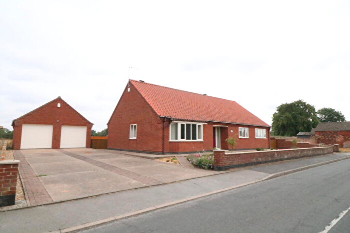 3 Bedroom Detached Bungalow For Sale In Fairhaven, Canal Lane, West Stockwith, Nottinghamshire, DN10