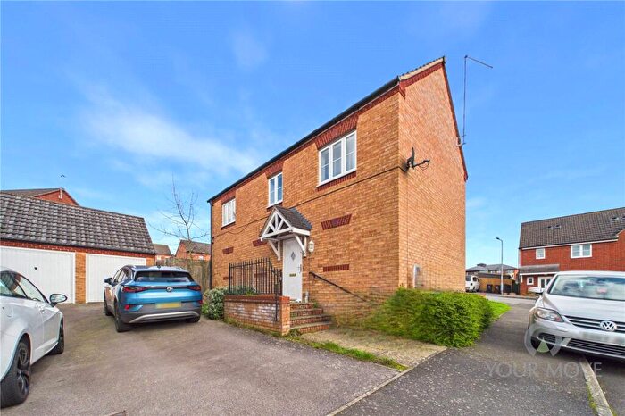 2 Bedroom Flat To Rent In South Meadow Close, Northampton, NN5