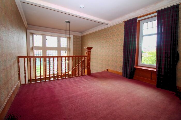 3 Bedroom Flat To Rent In Redding Road, Brightons, FK2