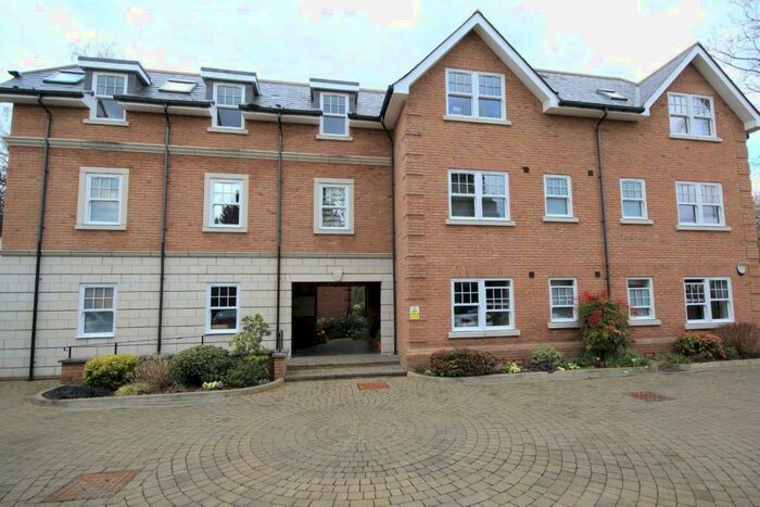 3 Bedroom Flat To Rent In Birchwood Court, Birchwood Drive, West Byfleet, KT14