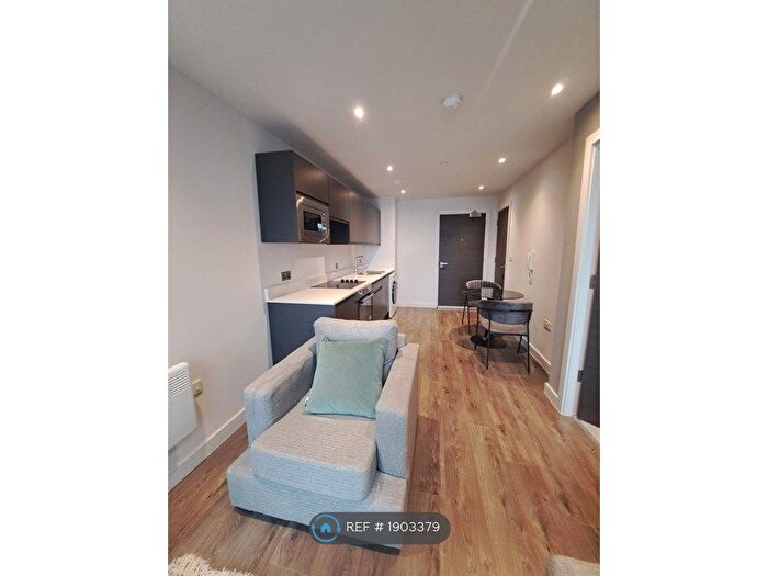 1 Bedroom Flat To Rent In Greengate, Salford, M3