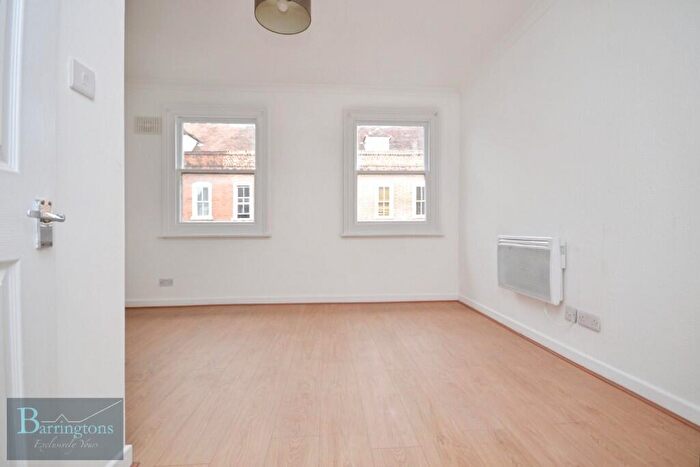 Studio To Rent In High Street, Ingatestone, Essex, CM4