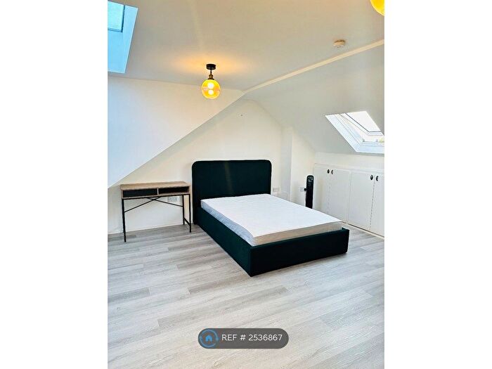 Studio To Rent In Davidson Road, London, CR0