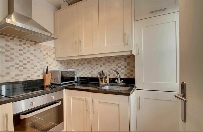 2 Bedroom Flat To Rent In Chiltern Street, London, W1U