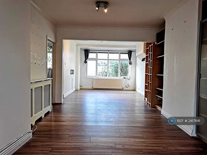 3 Bedroom Terraced House To Rent In Davidson Road, Croydon, CR0