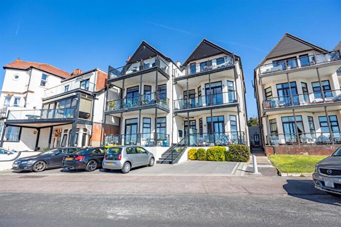 3 Bedroom Apartment To Rent In The Leas, Westcliff-On-Sea, SS0