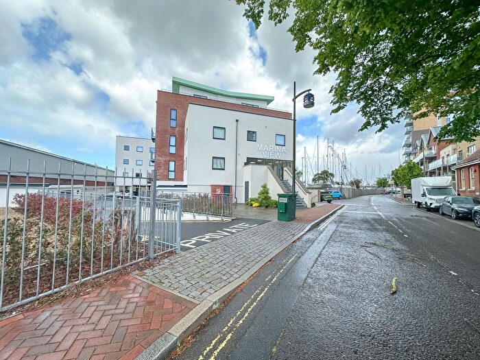 2 Bedroom Flat To Rent In Marina View, Mumby Road, Gosport, PO12
