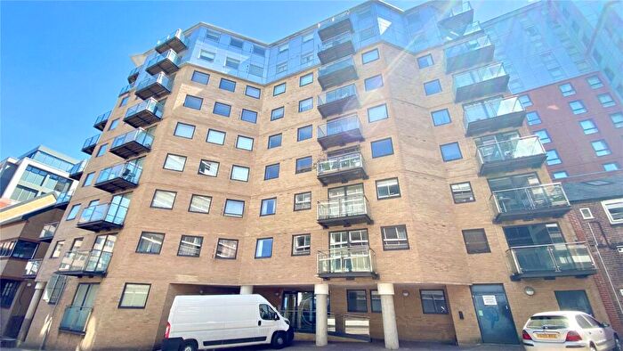 2 Bedroom Apartment To Rent In Merchants Place, Reading, Berkshire, RG1