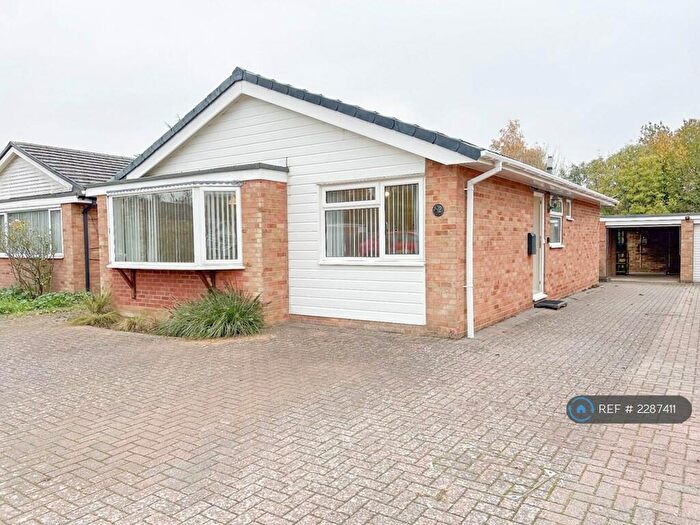 2 Bedroom Bungalow To Rent In Cranleigh Close, Trumpington, Cambridge, CB2